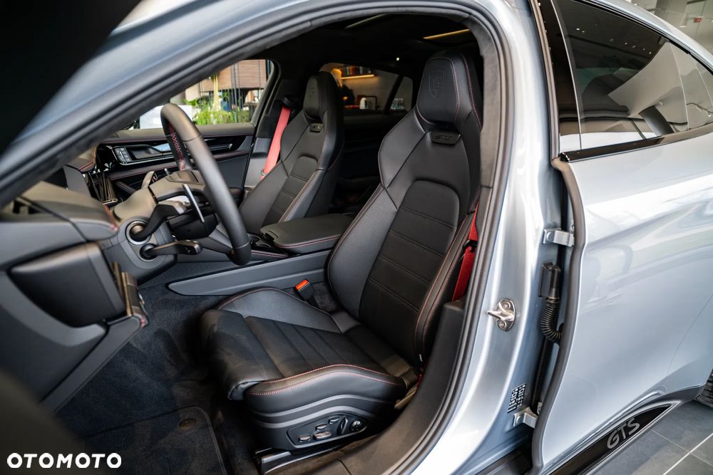 Porsche Panamera GTS - 9