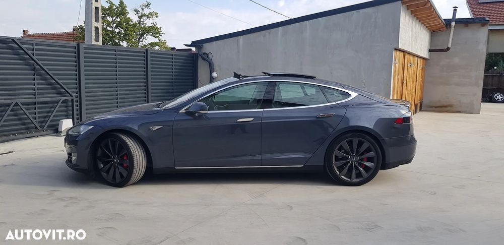 Tesla Model S Dual Motor Allradantrieb Performance - 16