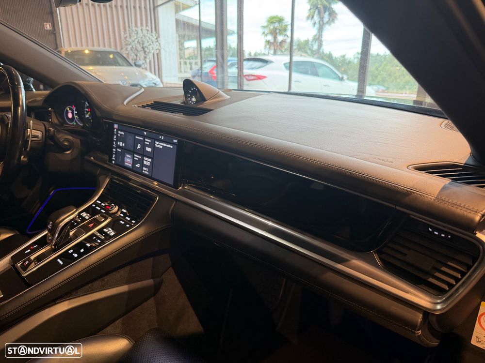 Porsche Panamera Sport Turismo 4 E-Hybrid Platinum Edition - 38