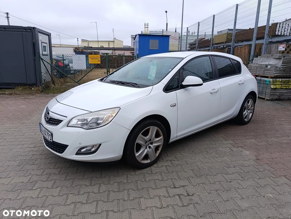 Opel Astra 1.4 Turbo Exklusiv - 23