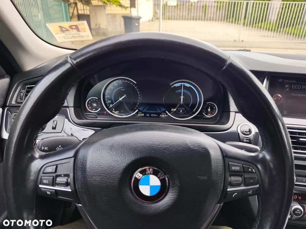 BMW Seria 5 520d - 24