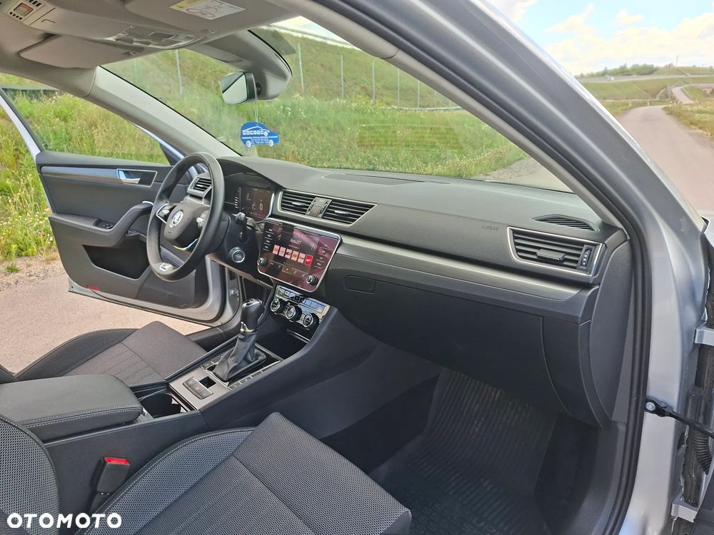 Skoda Superb 1.5 TSI Ambition DSG - 9