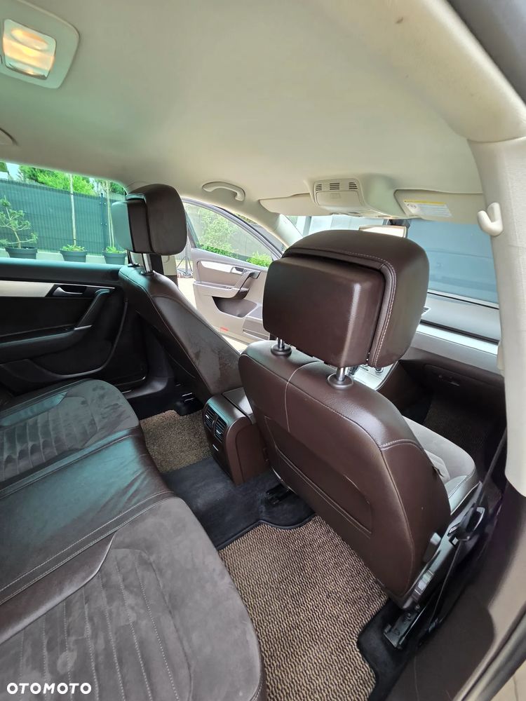 Volkswagen Passat - 18