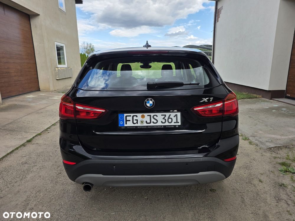 BMW X1 sDrive18i - 35