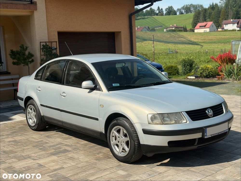 Volkswagen Passat 1.9 TDI CL - 2