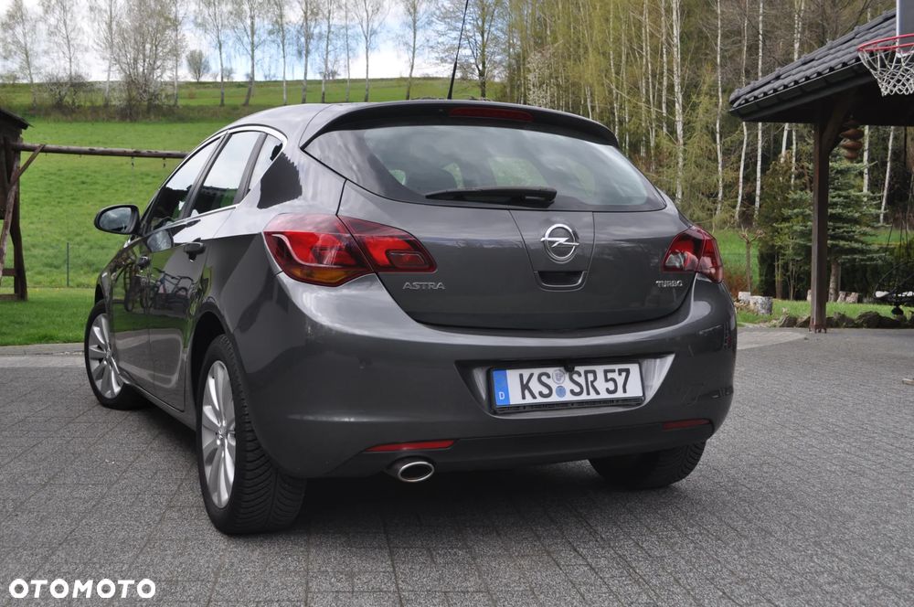Opel Astra 1.4 Turbo Cosmo - 4