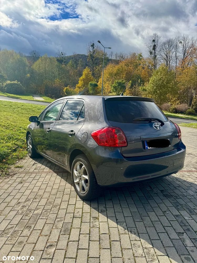 Toyota Auris 1.6 VVT-i Terra - 2