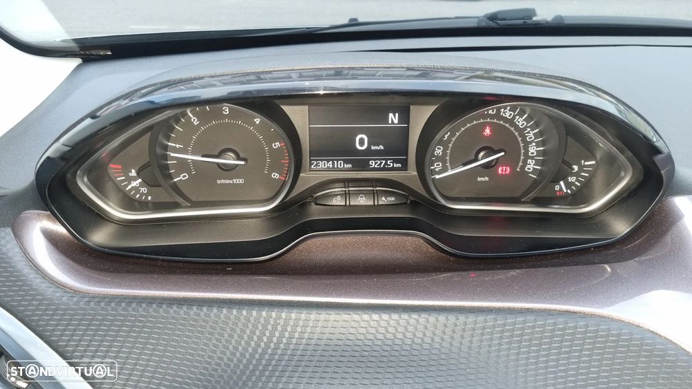 Peugeot 2008 1.6 e-HDi Allure 2-Tronic - 11