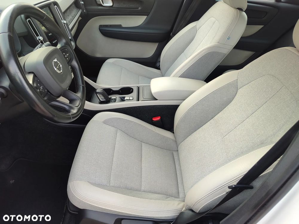 Volvo XC 40 T3 Momentum - 27