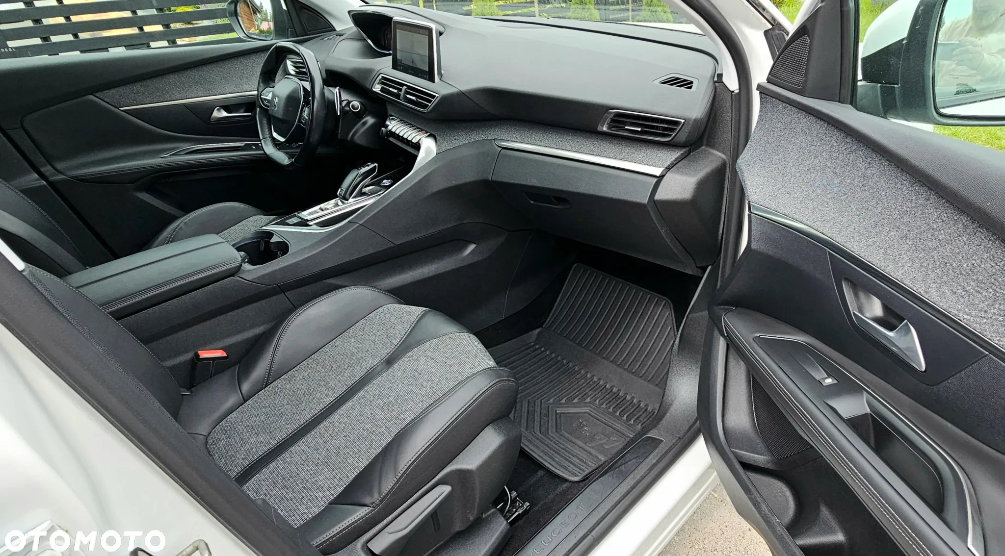 Peugeot 3008 BlueHDi 130 Stop & Start EAT8 Allure - 17