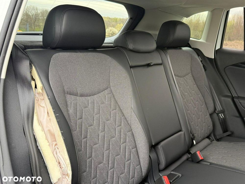 Volkswagen Tiguan 1.5 eTSI OPF DSG Life - 17