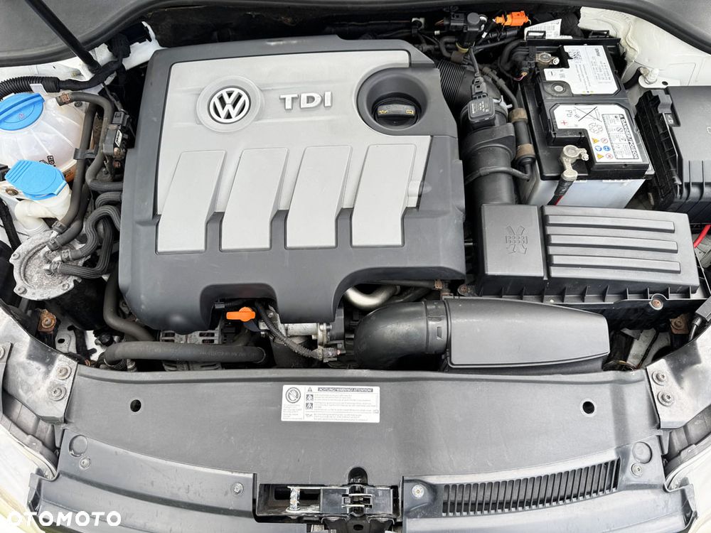 Volkswagen Golf 1.6 TDI DPF BlueMotion - 39