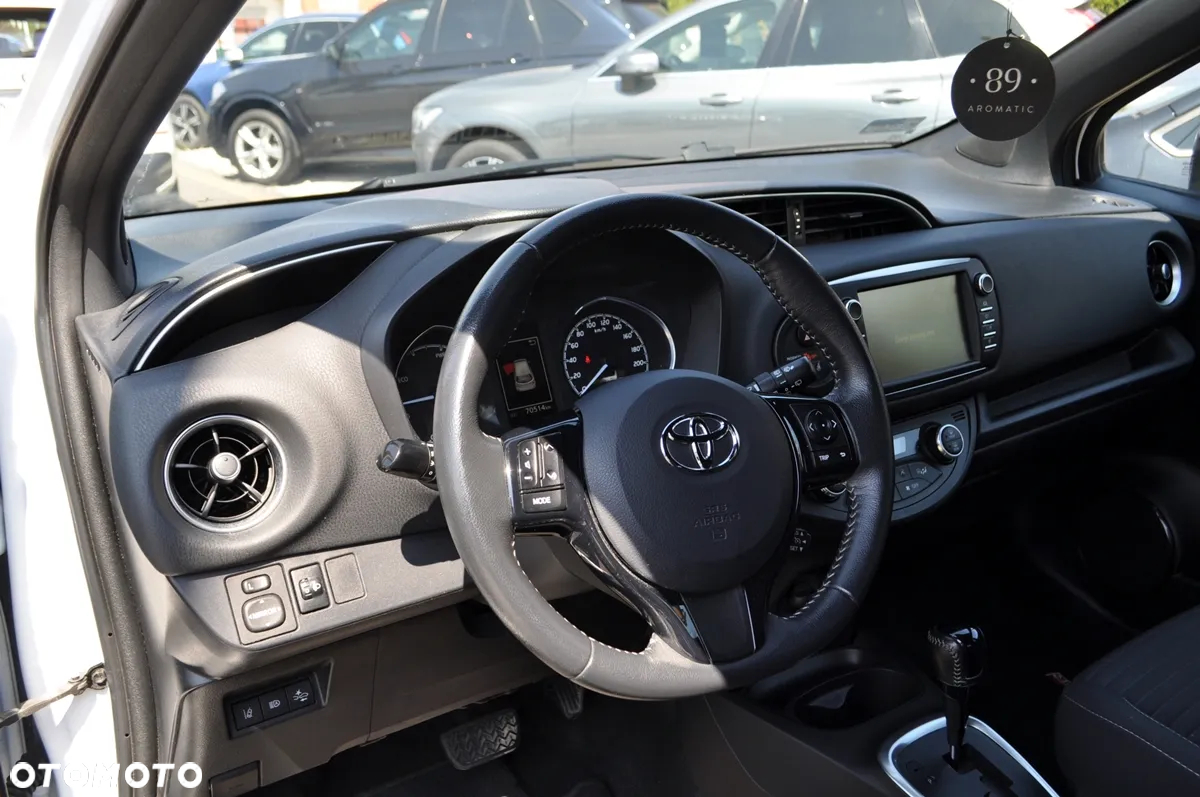 Toyota Yaris Hybrid 1.5 VVT-i Selection - 13