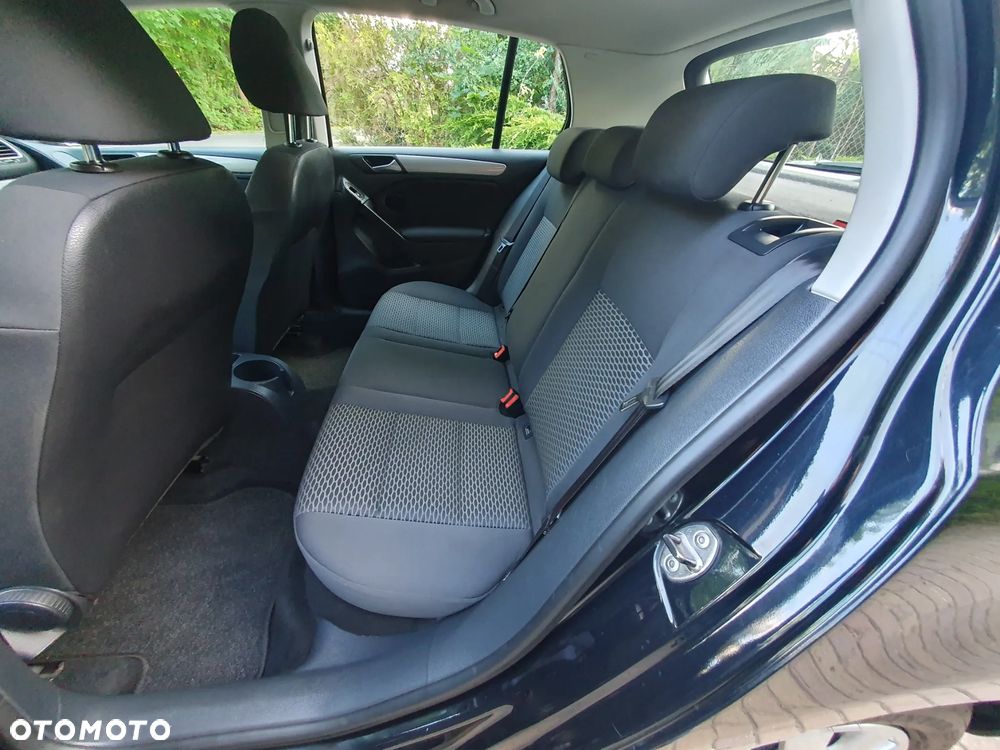 Volkswagen Golf 1.6 TDI DPF Comfortline - 11