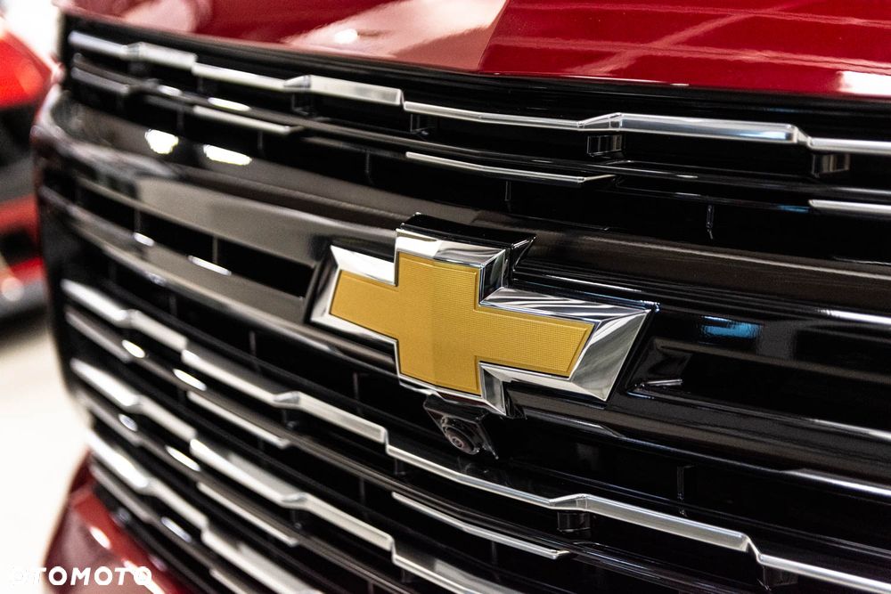 Chevrolet Suburban - 9