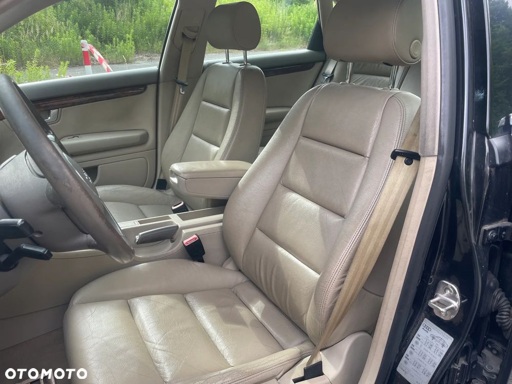 Audi A4 Limousine - 10