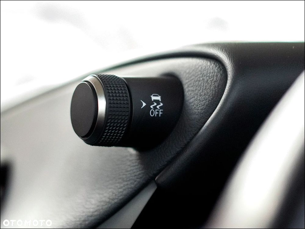 Lexus ES 300h F Sport - 31