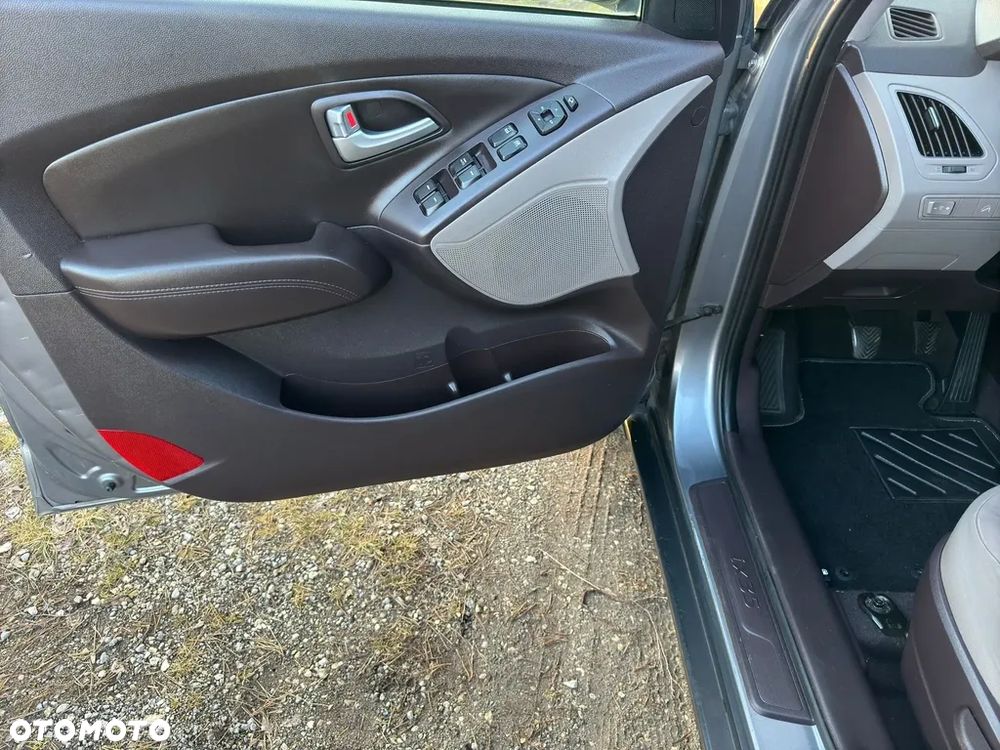 Hyundai ix35 1.6 2WD Fifa World Cup Edition - 11