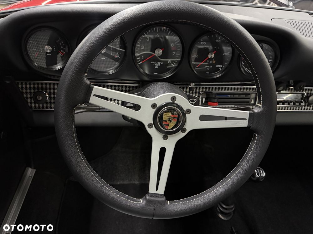 Porsche 911 - 12