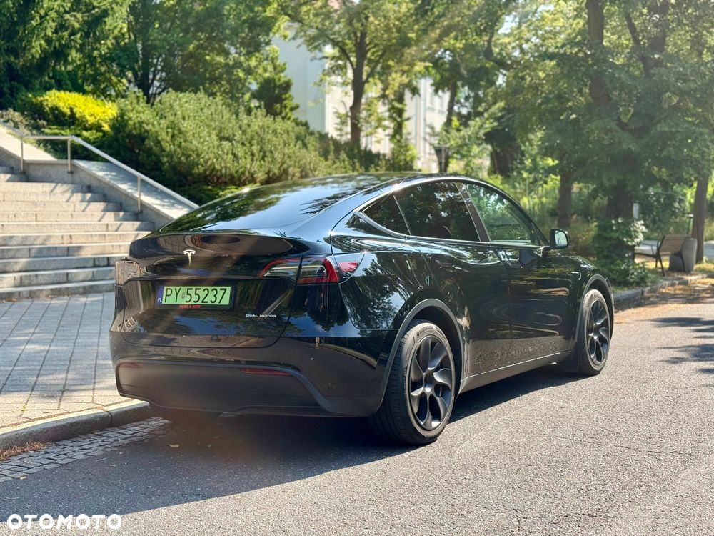 Tesla Model Y - 5