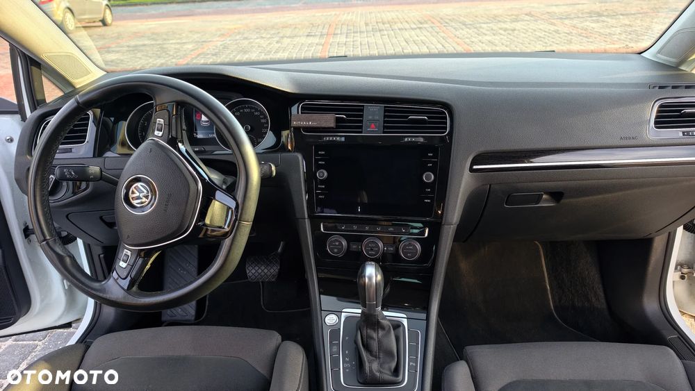 Volkswagen Golf - 17