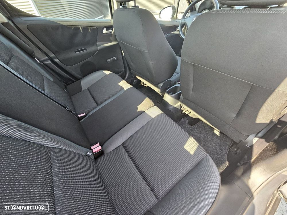 Peugeot 207 1.4 16V Trendy - 22