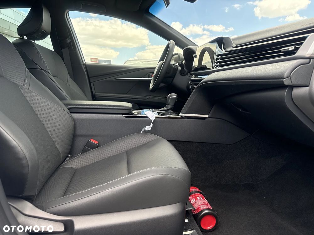 Toyota Camry 2.5 Hybrid Dynamic Force Comfort e-CVT - 8