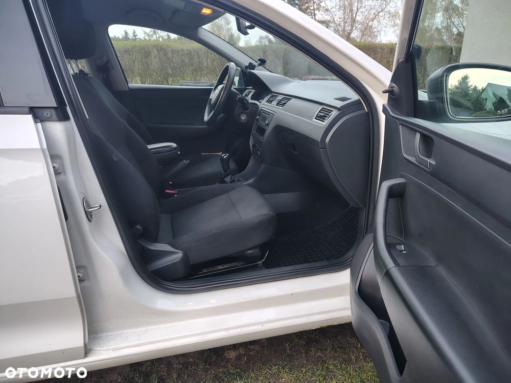 Skoda RAPID 1.2 TSI Active - 14