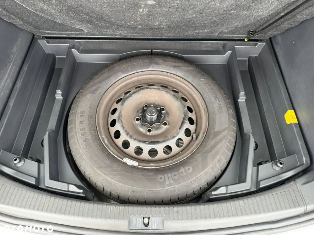 Volkswagen Touran 1.9 TDI DPF Conceptline - 16
