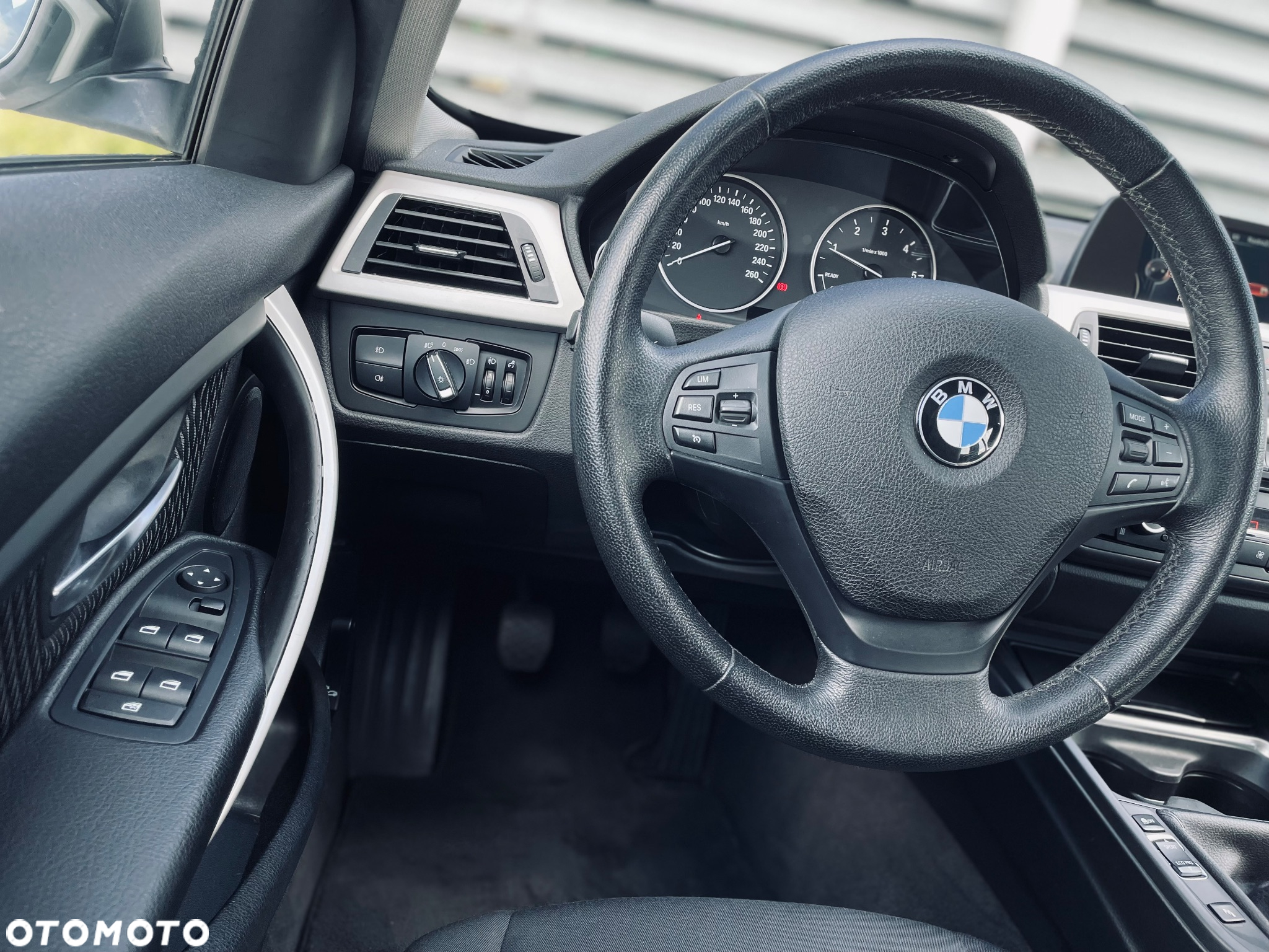 BMW Seria 3 320d Touring - 24