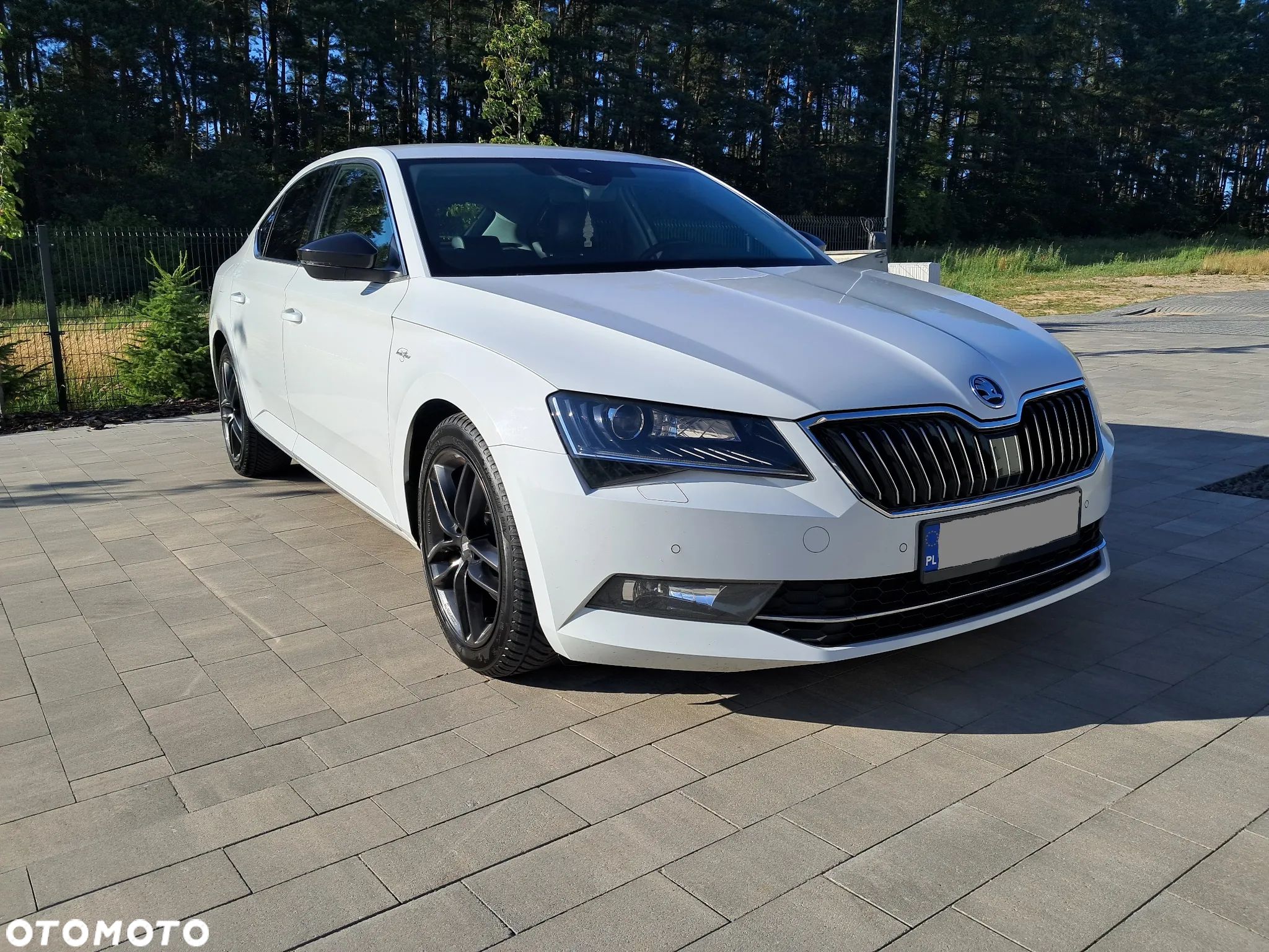 Skoda Superb 2.0 TDI L&K DSG - 1