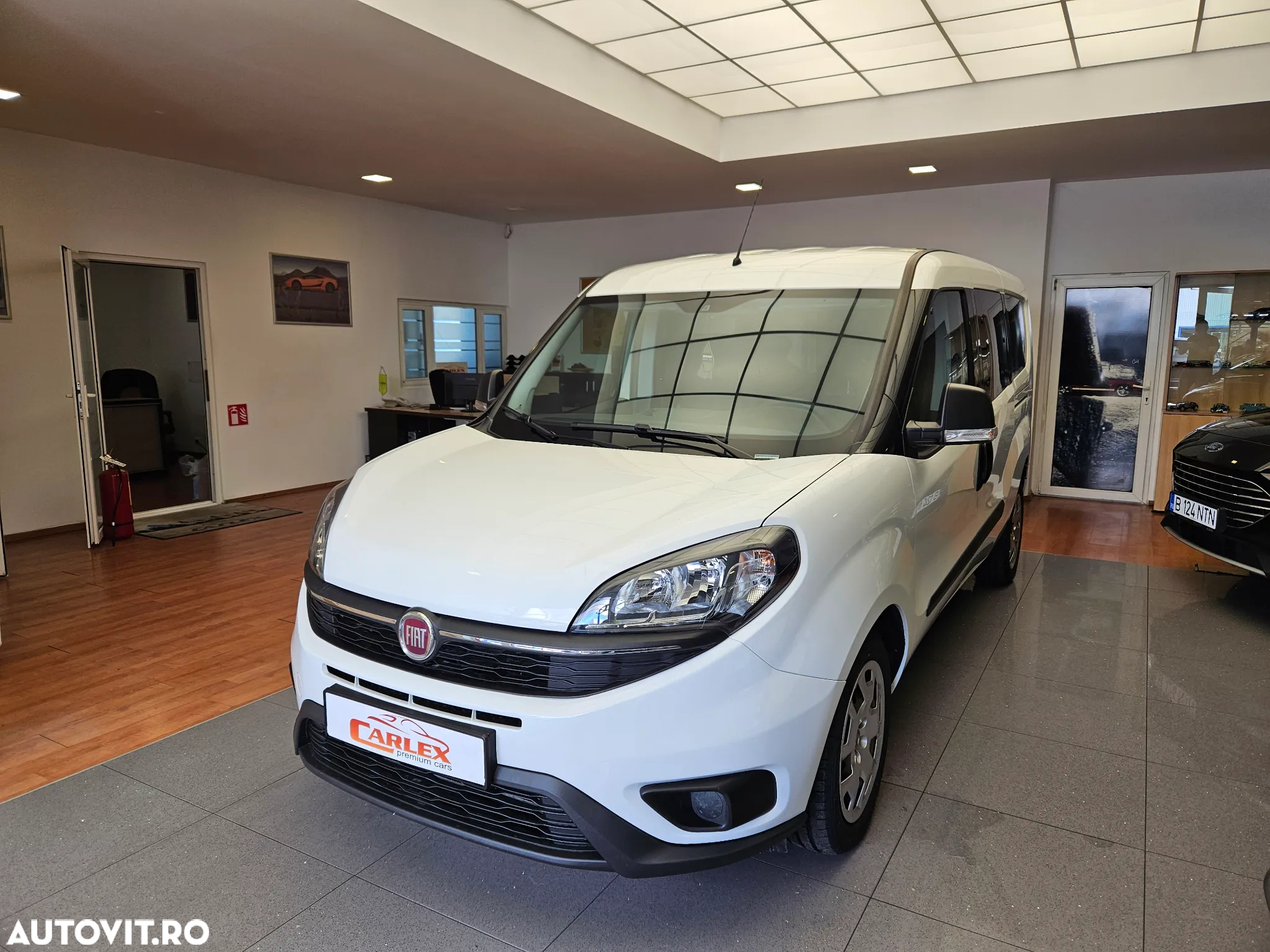 Fiat Doblo Combi 1.6 Mjet 105 CP Maxi Confort - 2