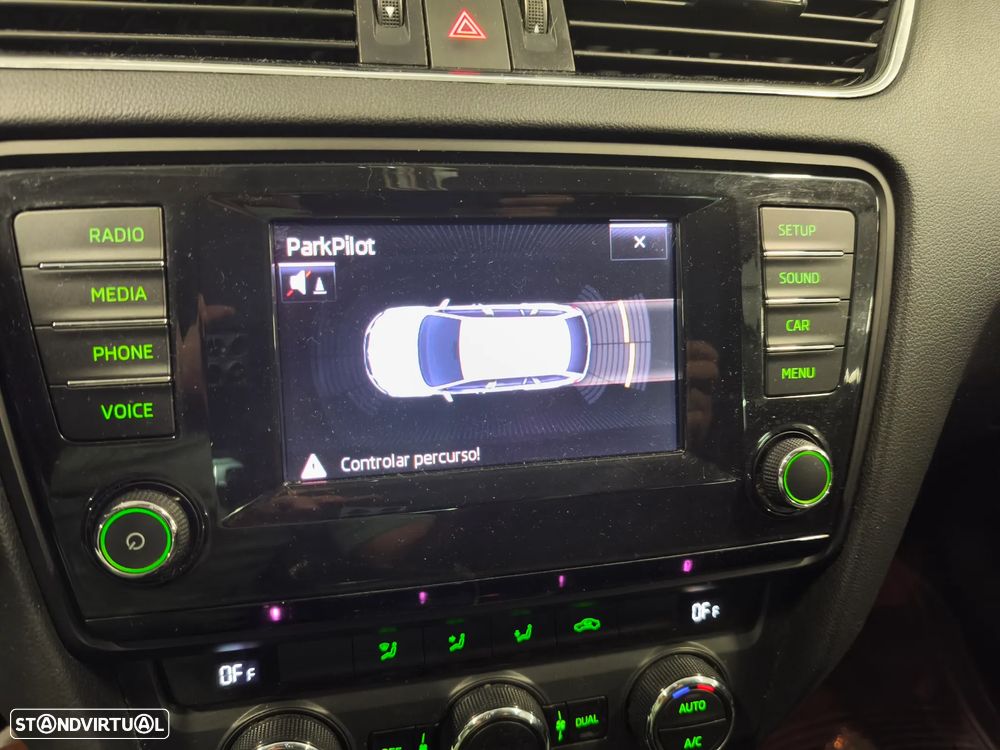 Skoda Octavia Break 1.6 TDi Elegance Pack - 8