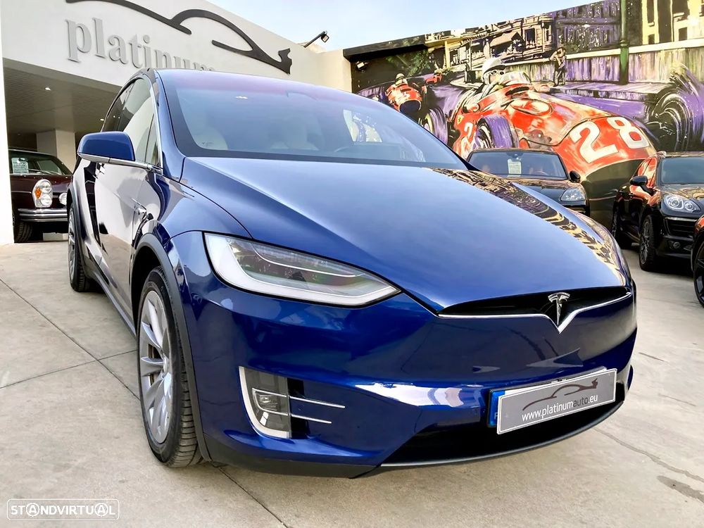 Tesla Model X - 1