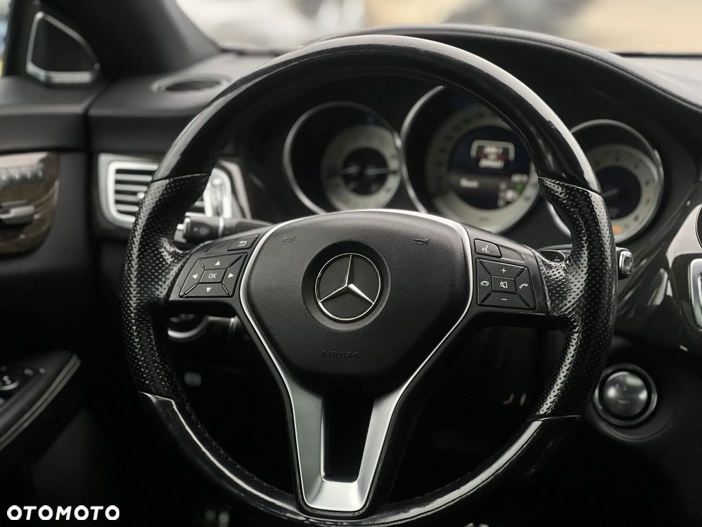 Mercedes-Benz CLS - 24