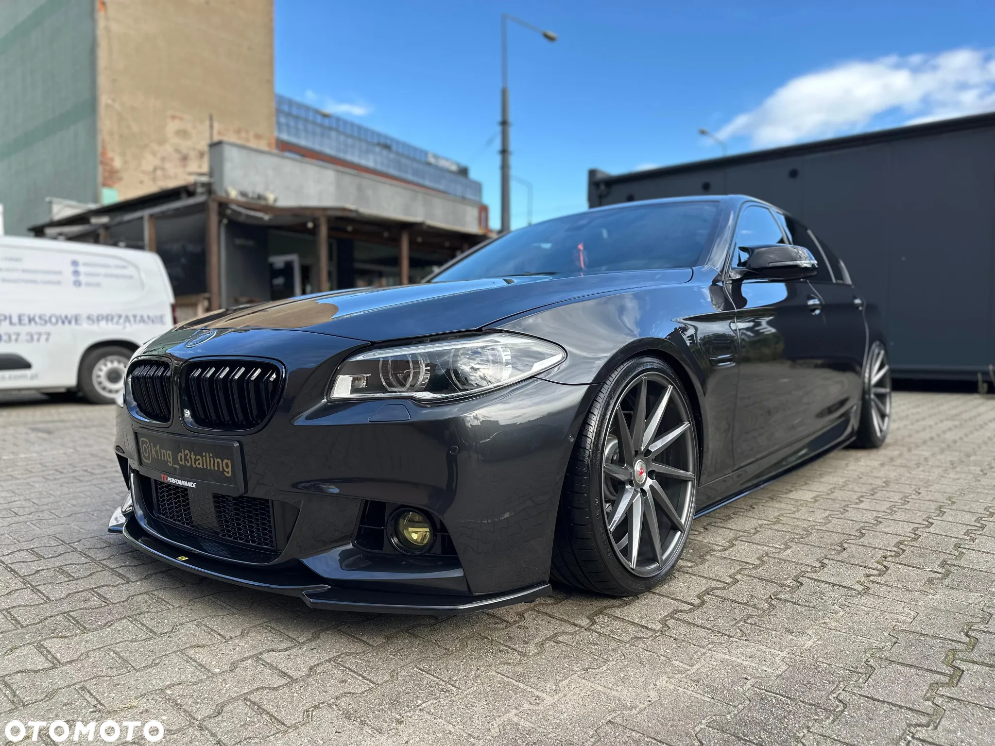 BMW Seria 5 550i - 2