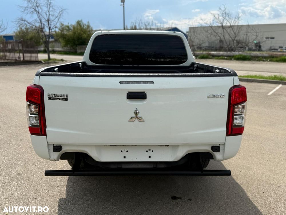 Mitsubishi L200 Double Cab 2.2 DI-D M/T Instyle - 11