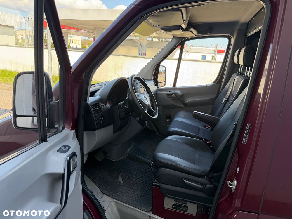 Mercedes-Benz Sprinter 319 - 19
