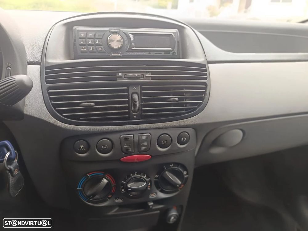 Fiat Punto 1.2 16V ELX - 17