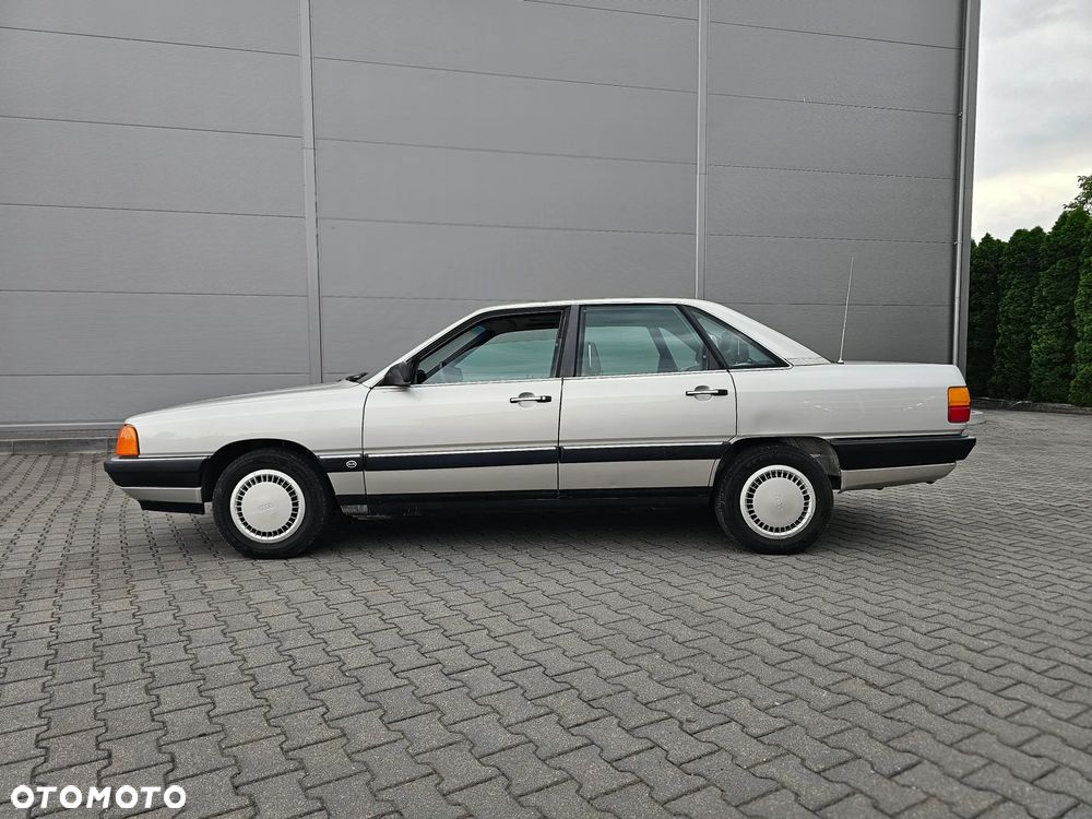 Audi 100 1.8 - 19