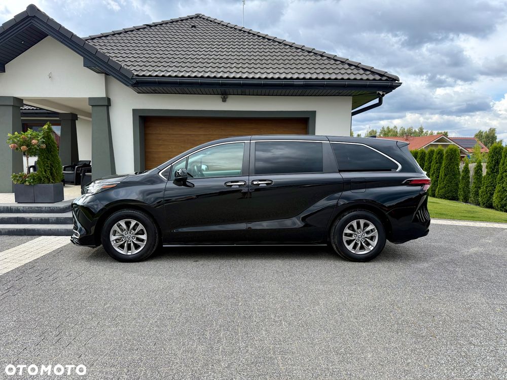 Toyota Sienna - 7