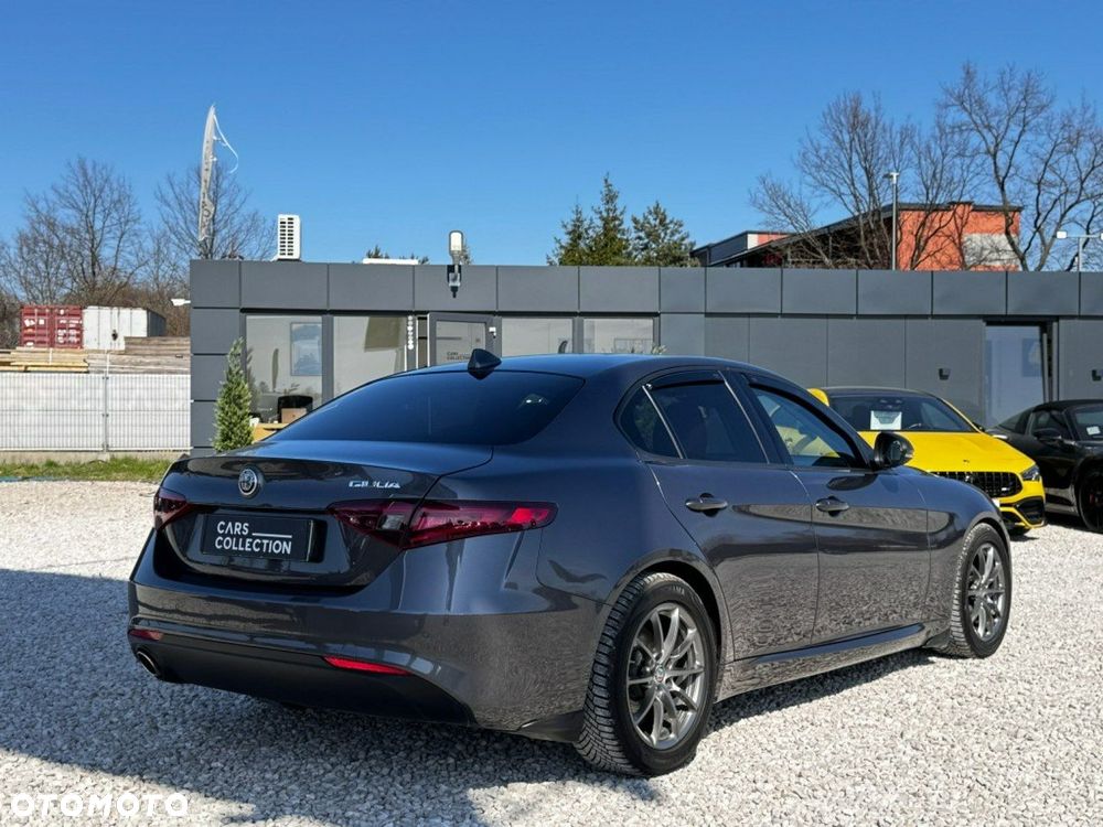 Alfa Romeo Giulia 2.2 D Turbo - 4