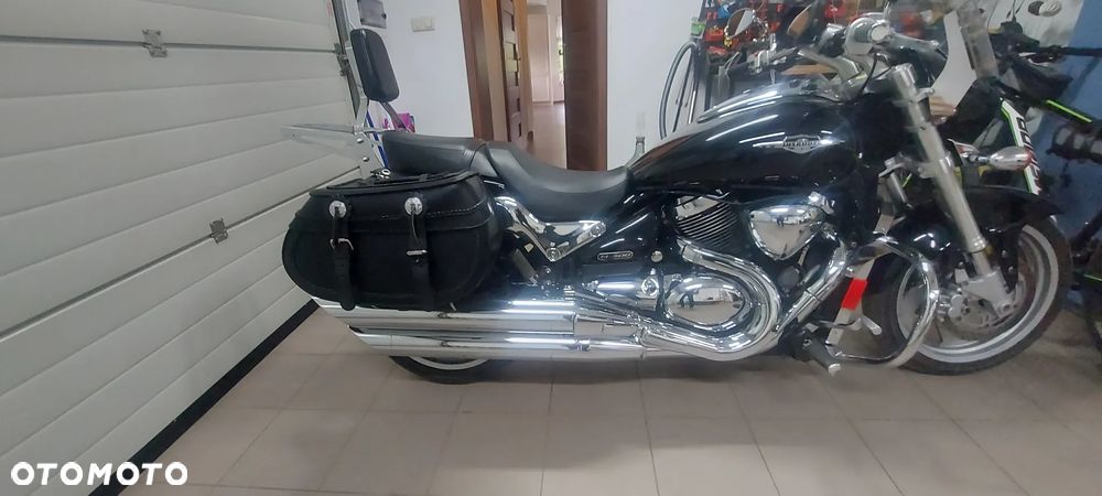 Suzuki Intruder - 2
