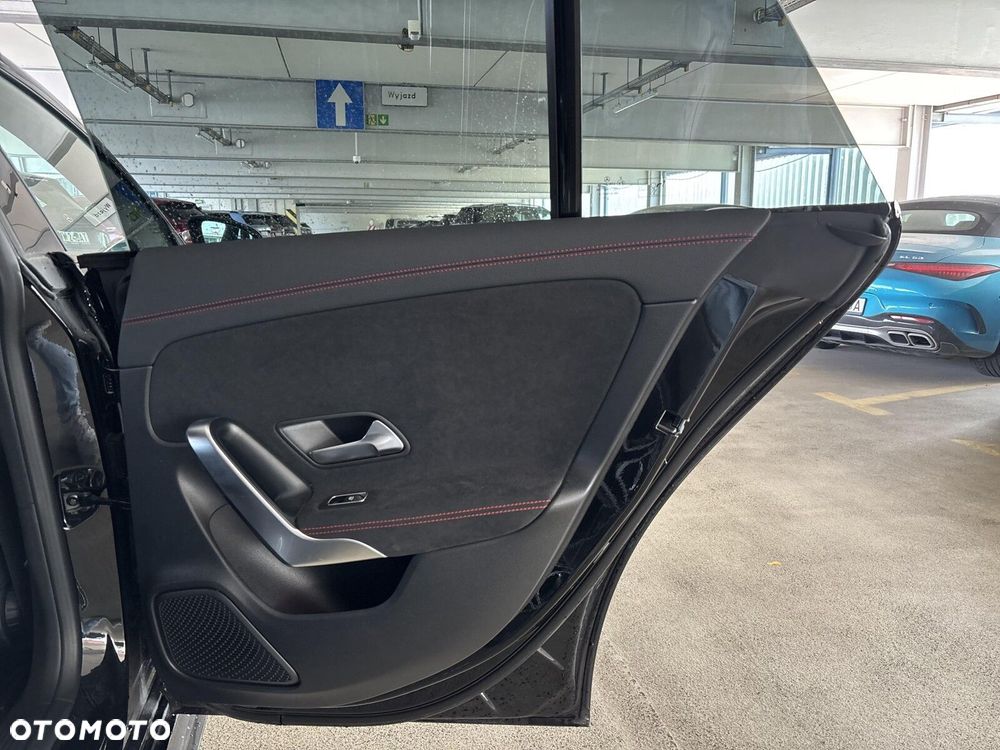 Mercedes-Benz CLA - 23