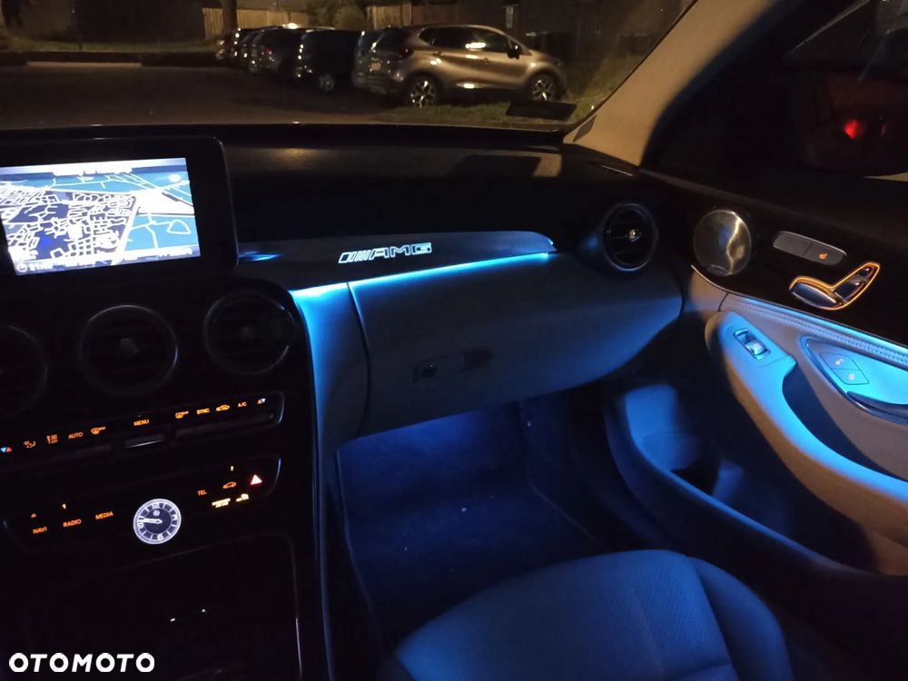 Mercedes-Benz Klasa C 300 7G-TRONIC - 27