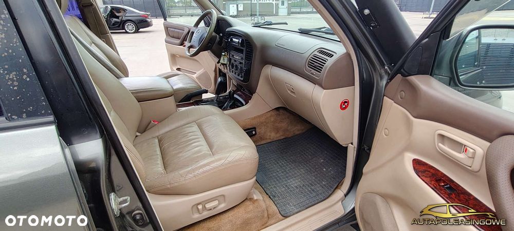 Toyota Land Cruiser - 17