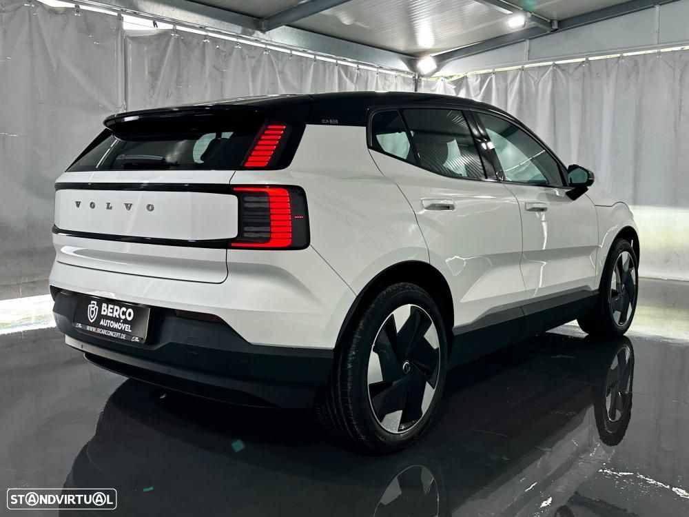 Volvo EX30 Single Motor Extended Range RWD Plus - 5