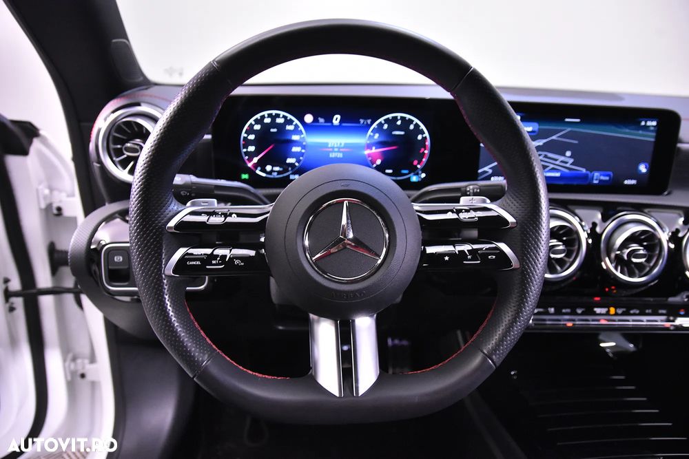 Mercedes-Benz CLA 200 MHEV Coupe - 17