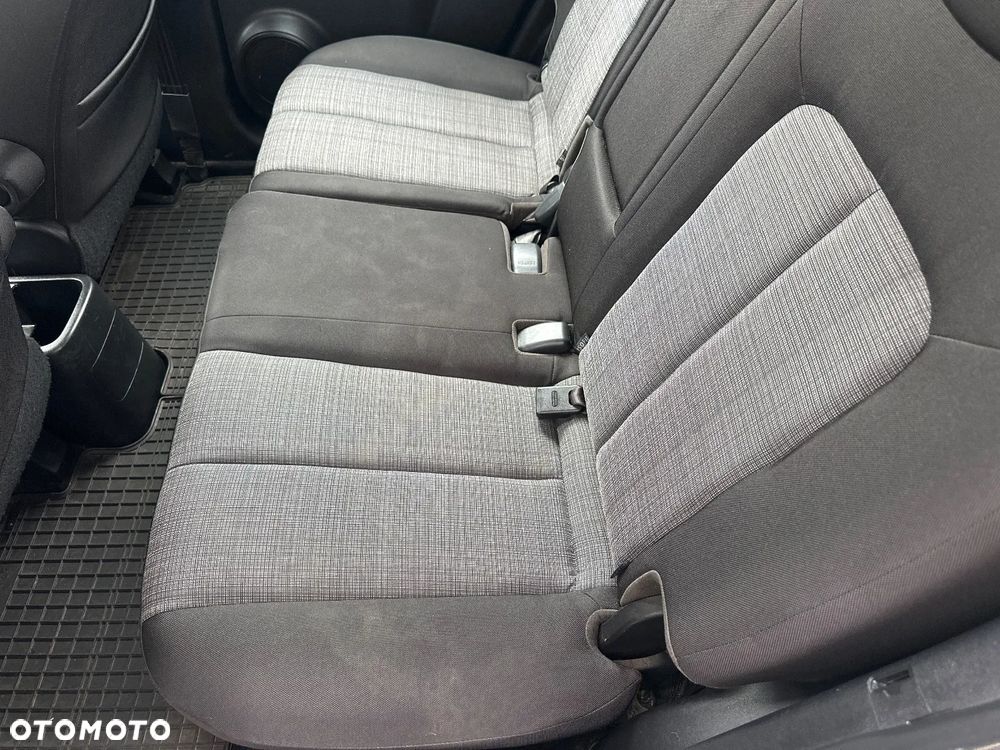 Kia Venga - 16