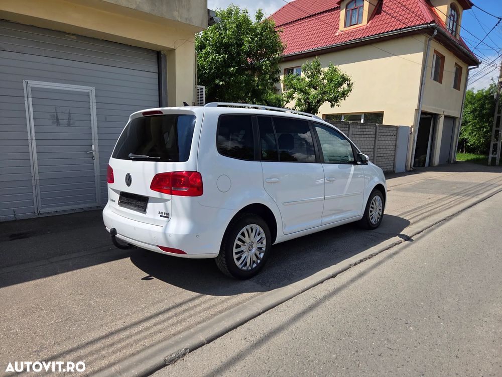 Volkswagen Touran 2.0 TDI DPF BlueMotion Technology Comfortline - 3